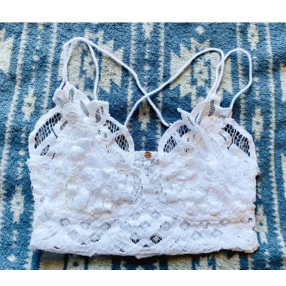 FREE PEOPLE ONE white lace bralette / Size Medium
